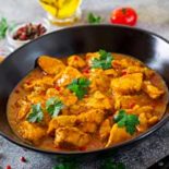 curry-poulet-oignons-cuisine-indienne-cuisine-asiatique